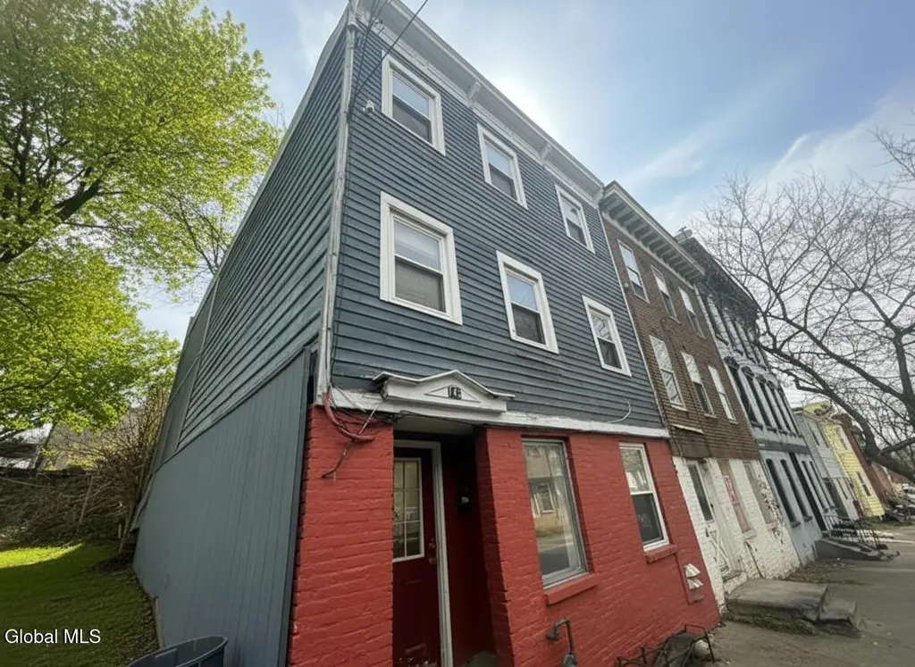 143 Clinton St