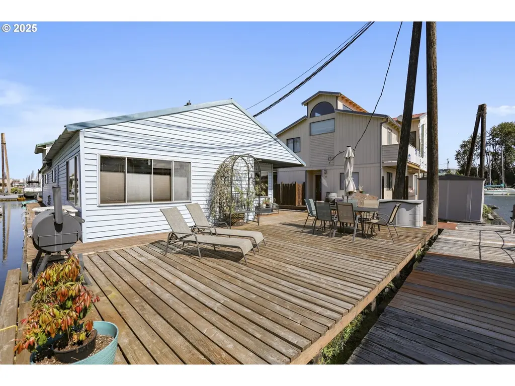 331 NE Bridgeton #7