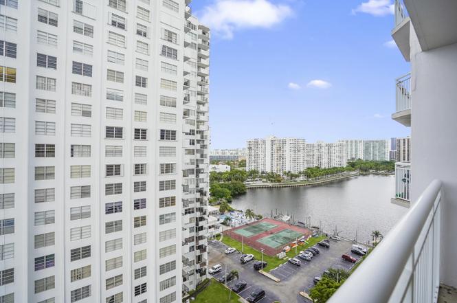 18051 Biscayne Blvd #1504
