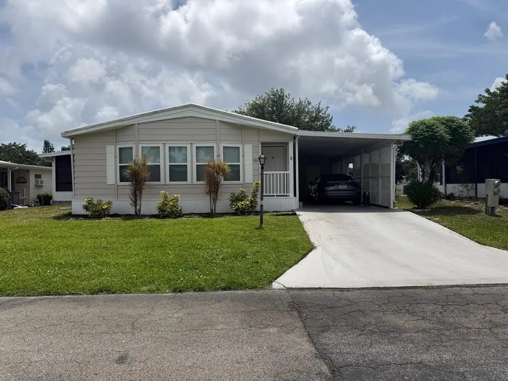 698 Sunny South Ave