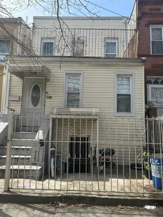 126 Crystal St