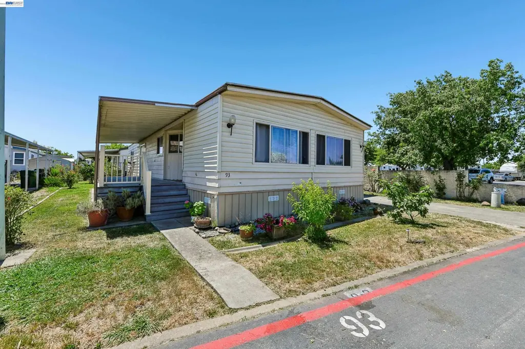 820 N Lincoln Way Spc #93 Spc 93