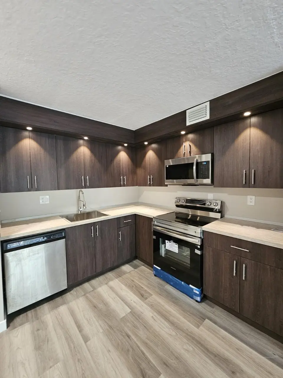 1850 N Congress Ave #305