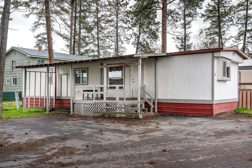 5 Ridgewood Dr