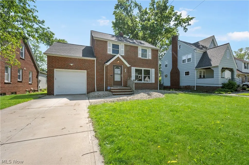 1523 Maywood Rd
