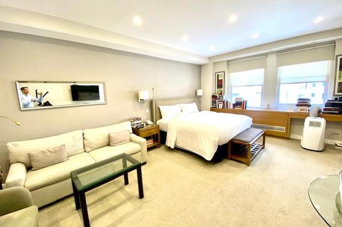 111 E 56th St #907