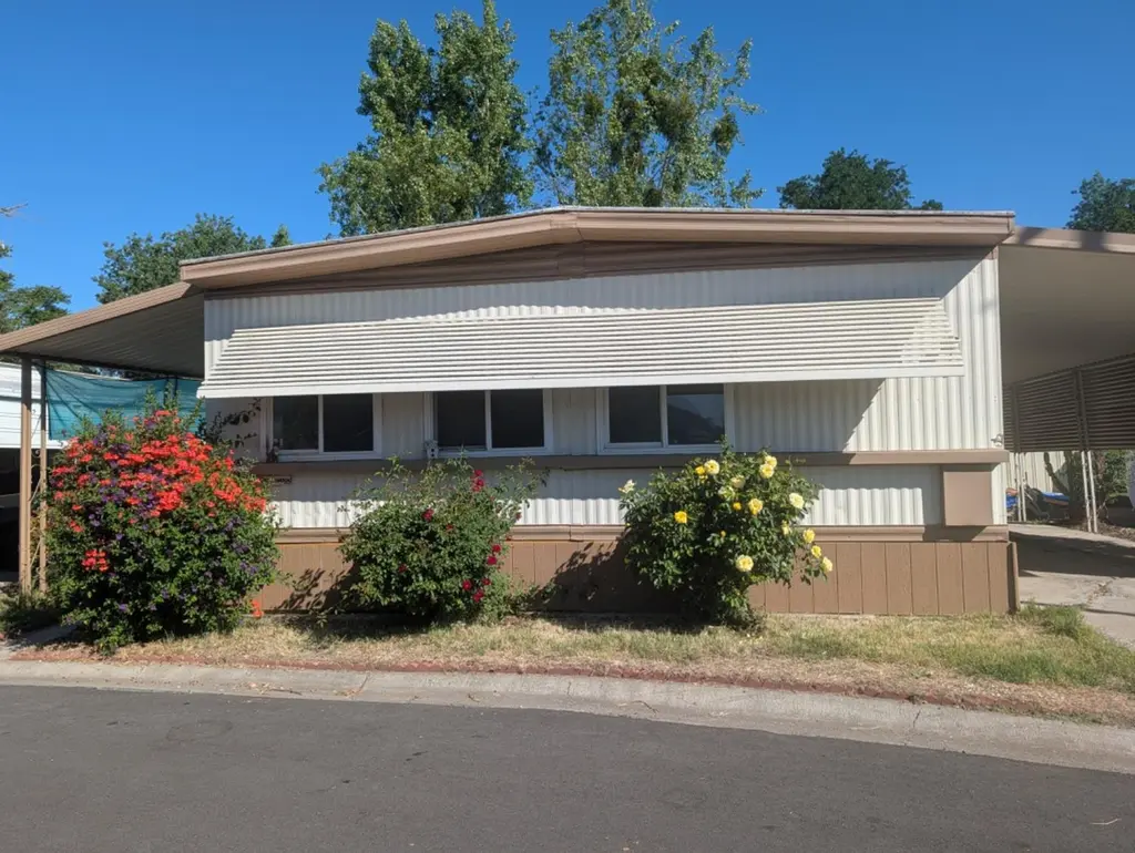 9484 Hwy 99 Frontage Rd #36