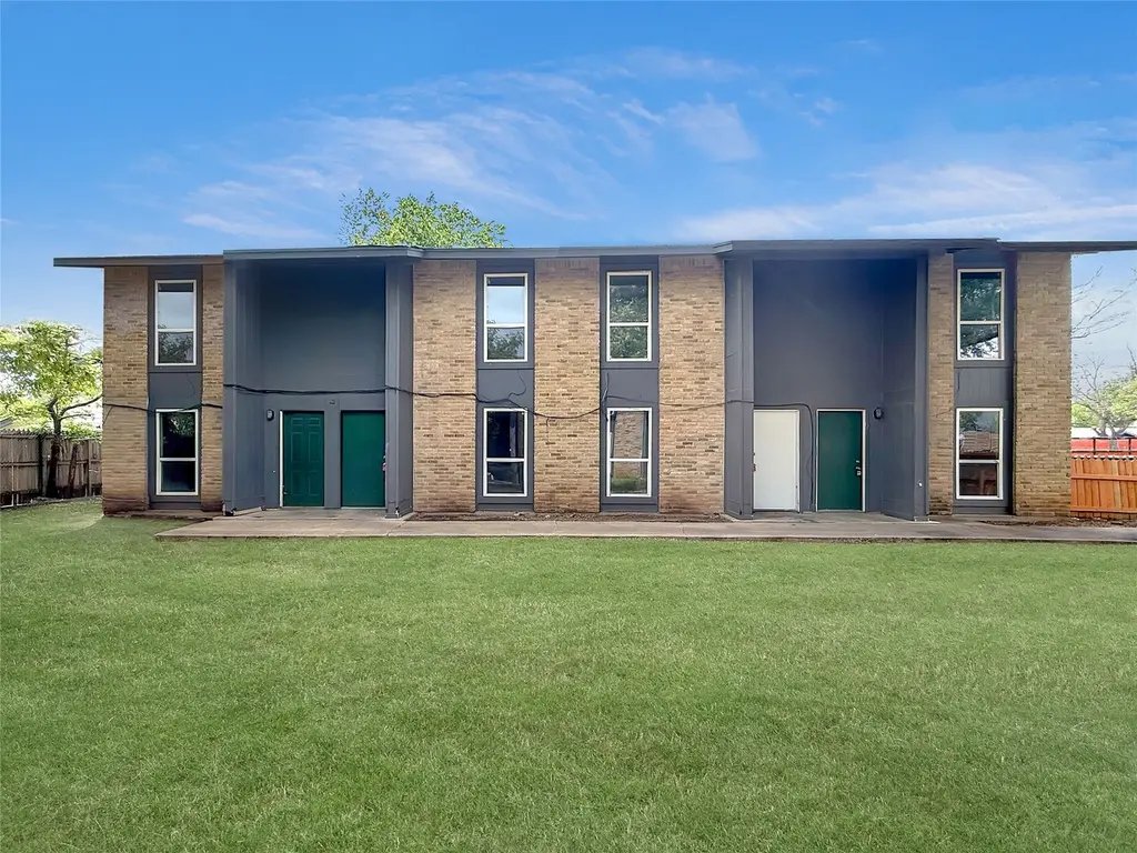 8611 Putnam Dr #103