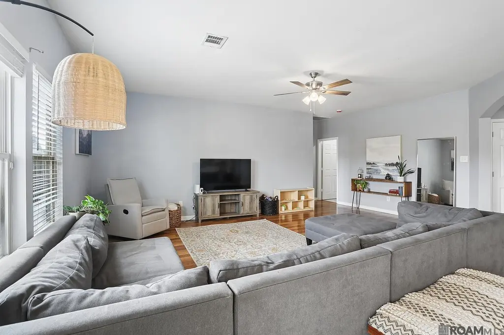 13019 Vermillion Dr