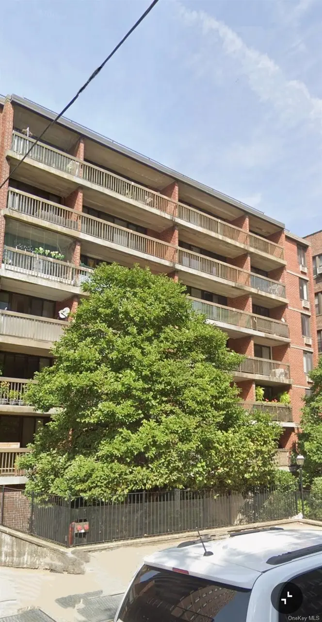 136-35 Maple Ave Unit 4E