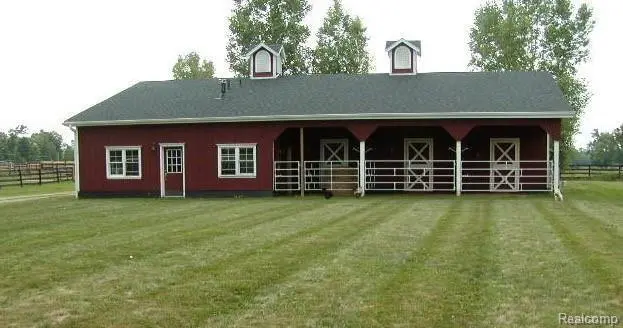00000 E Howell Rd