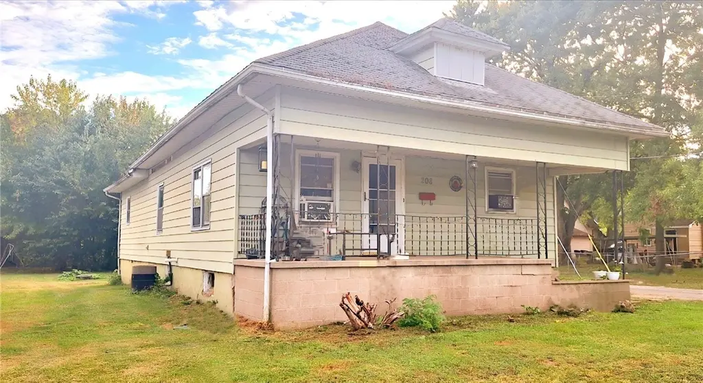 208 E 7th St Unit H