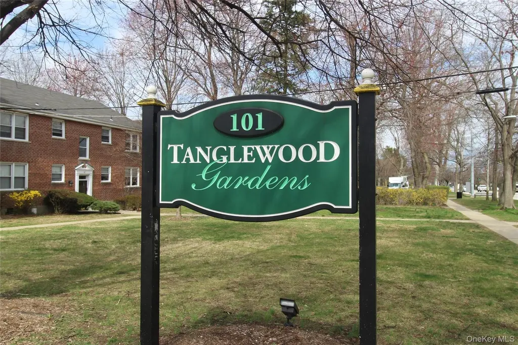 101 N Broadway Unit 2B2