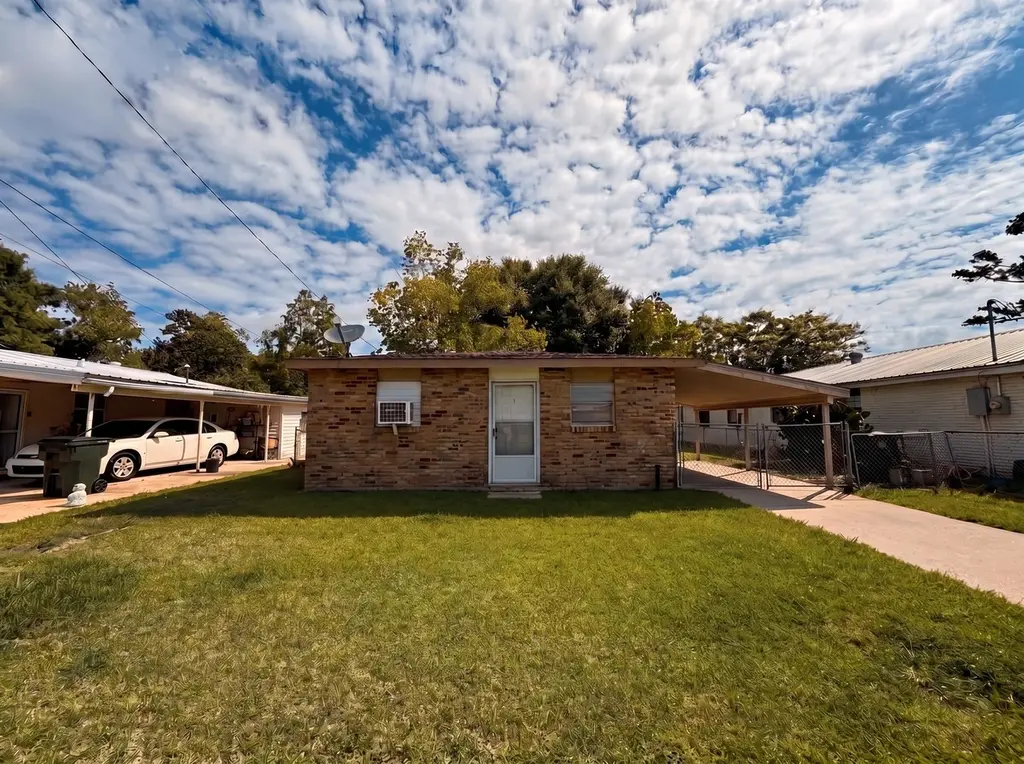 418 Fieldcrest Dr
