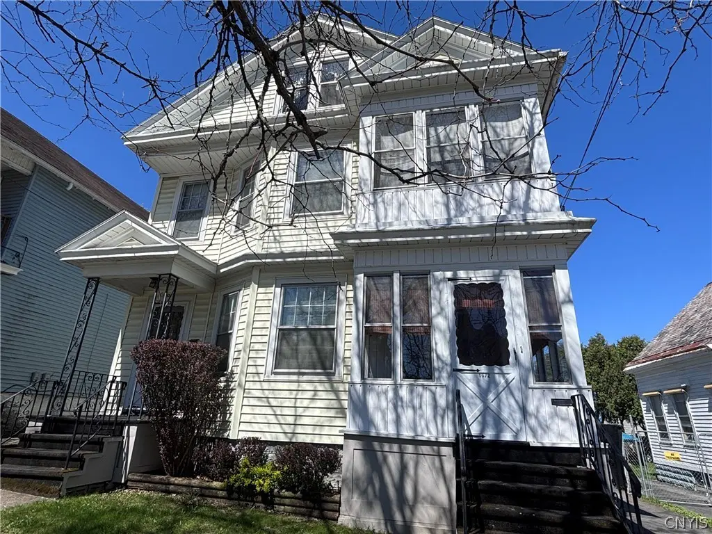 1672 Seymour Ave