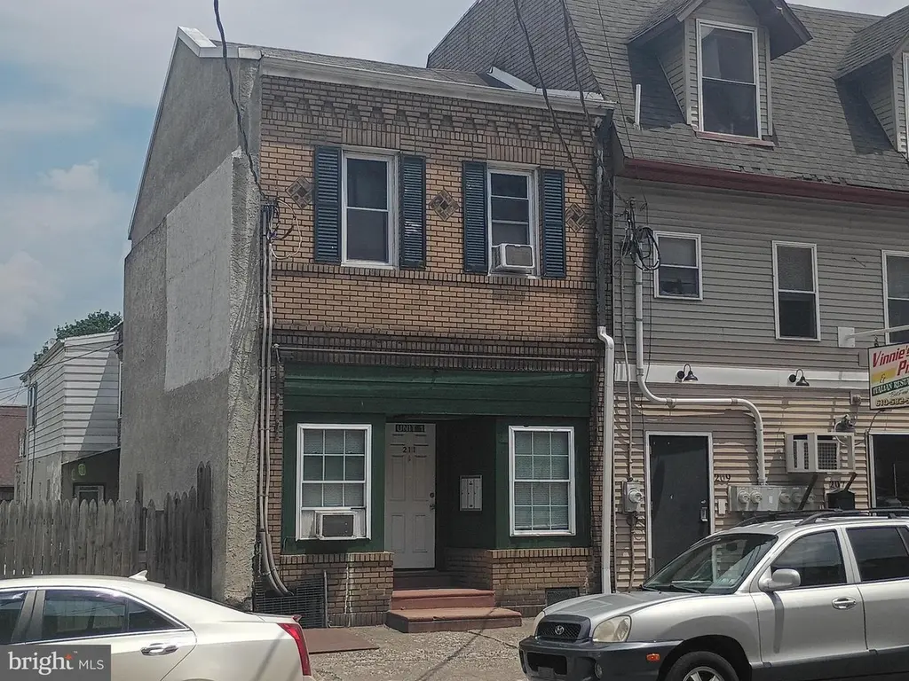 211 N Furnace St