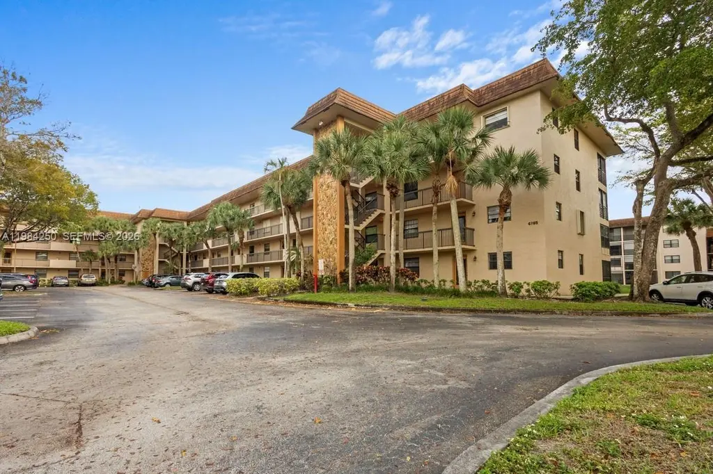 4965 E Sabal Palm Blvd #207