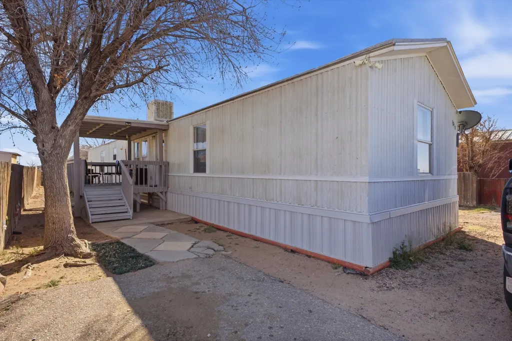 224 E Atrisco Vista Blvd SW Trlr 1020