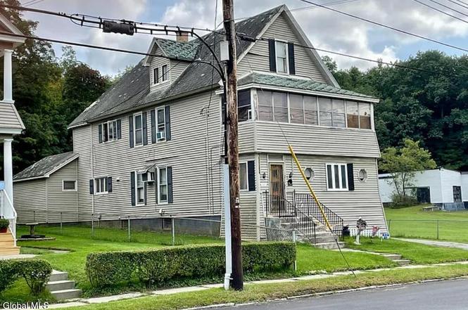 211 Forest Ave