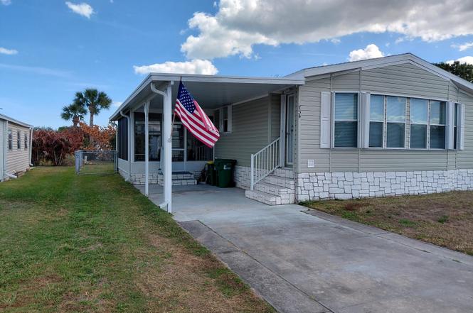 754 Lark Dr