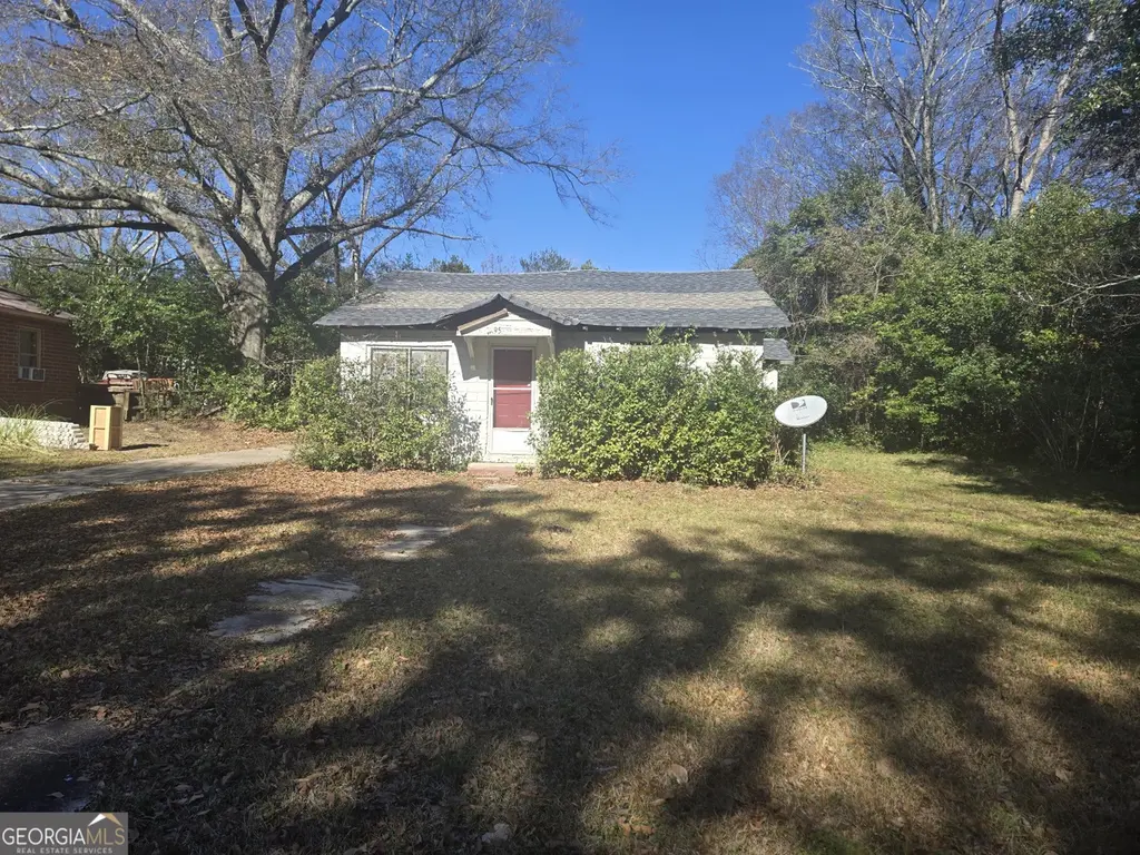 3957 Atlantic Ave