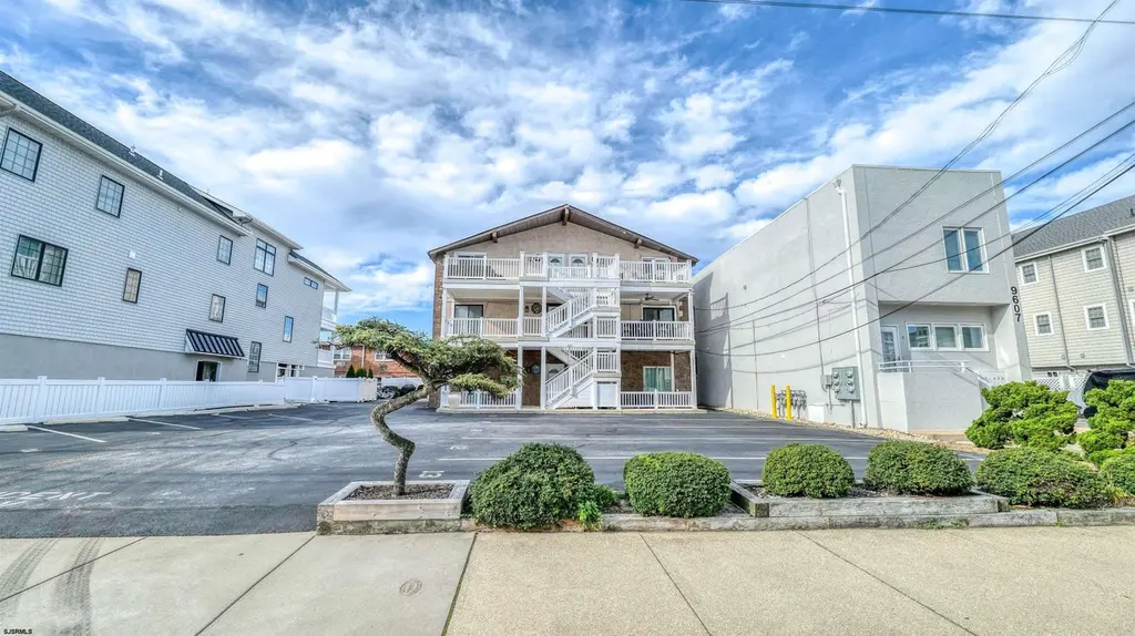9609 Pacific Ave #5