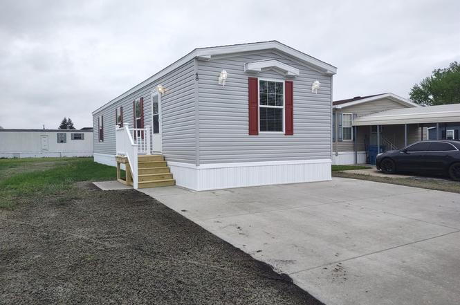 48 E Shoreway Dr