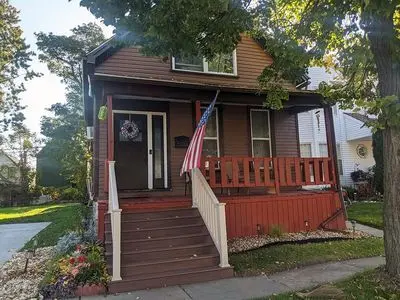 137 Waverly St