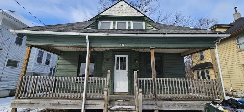 607 Logan Ave