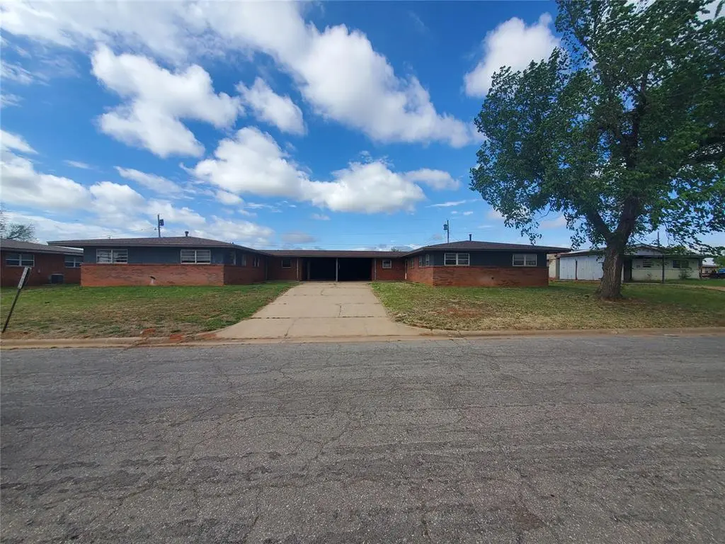 407 Iroquois Trl