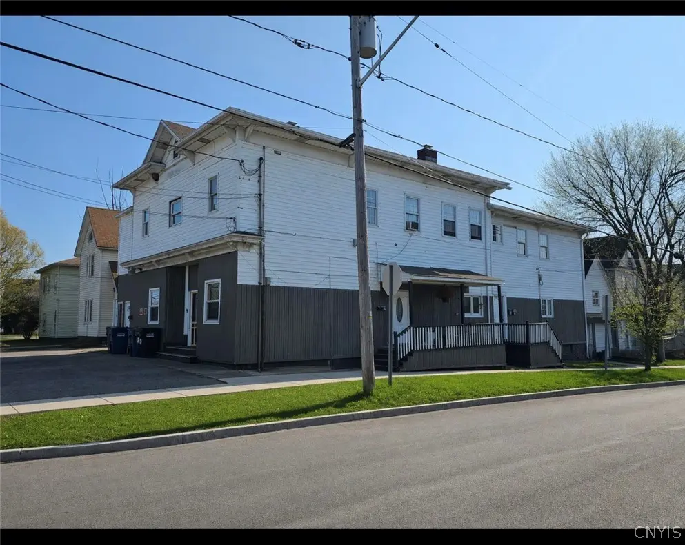 600 Pond St