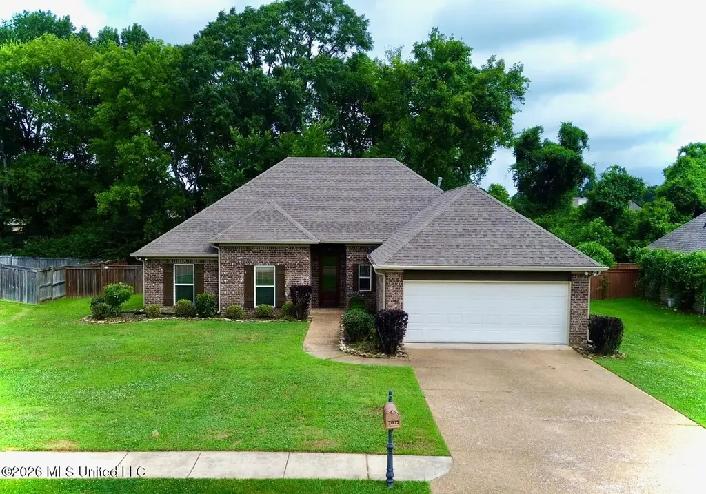 2017 E Ridge Cir