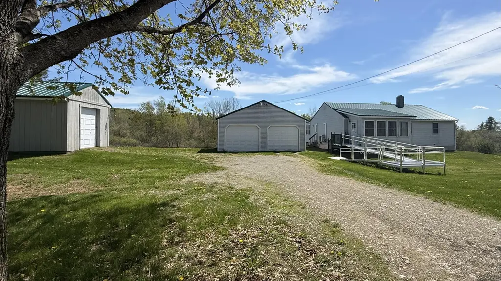 195 Greenbush Rd