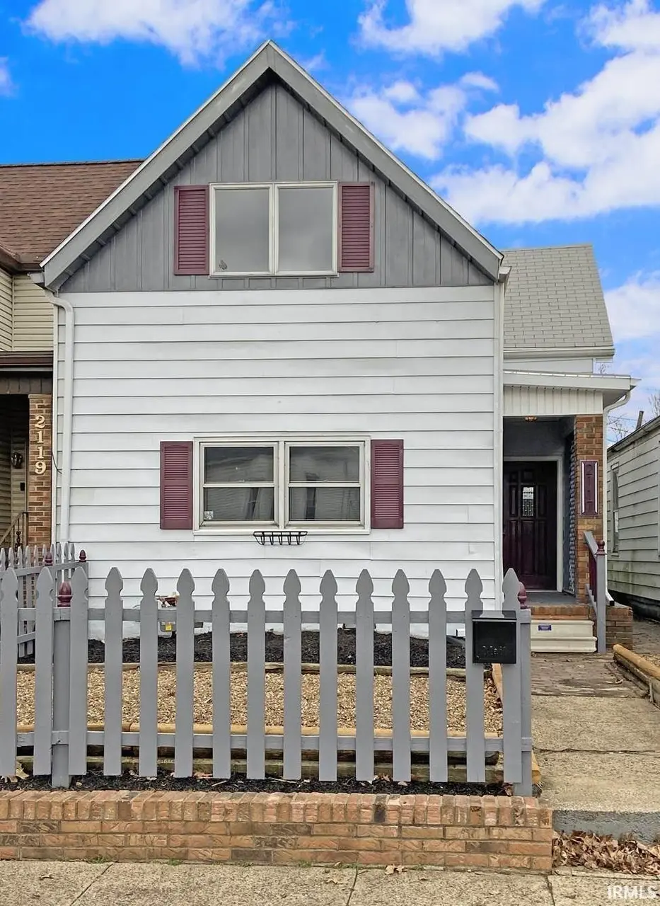 2117 W Indiana St
