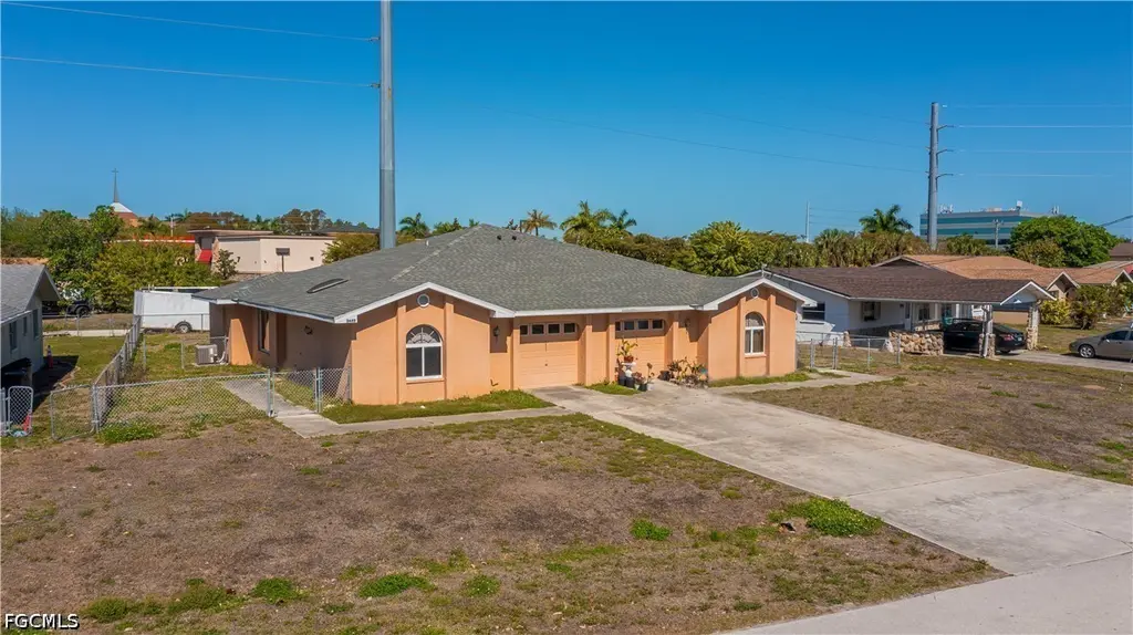 2620-2622 SE 16th Pl