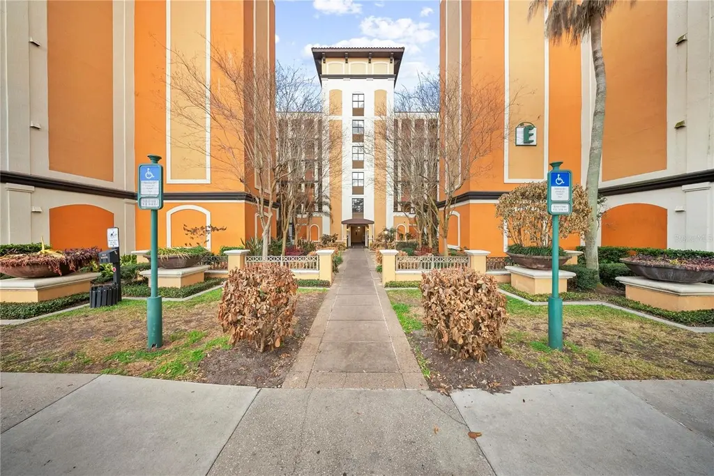 12527 Floridays Resort Dr Unit 402E