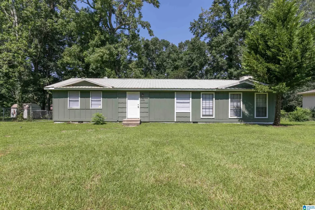 2528 Oak Leaf Ln