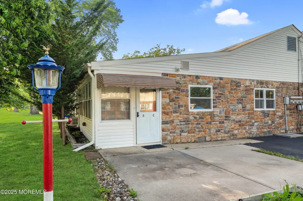 5 Chestnut St Unit C