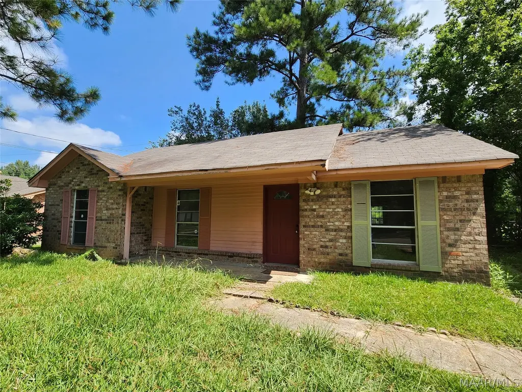 6133 Jennifer Ln