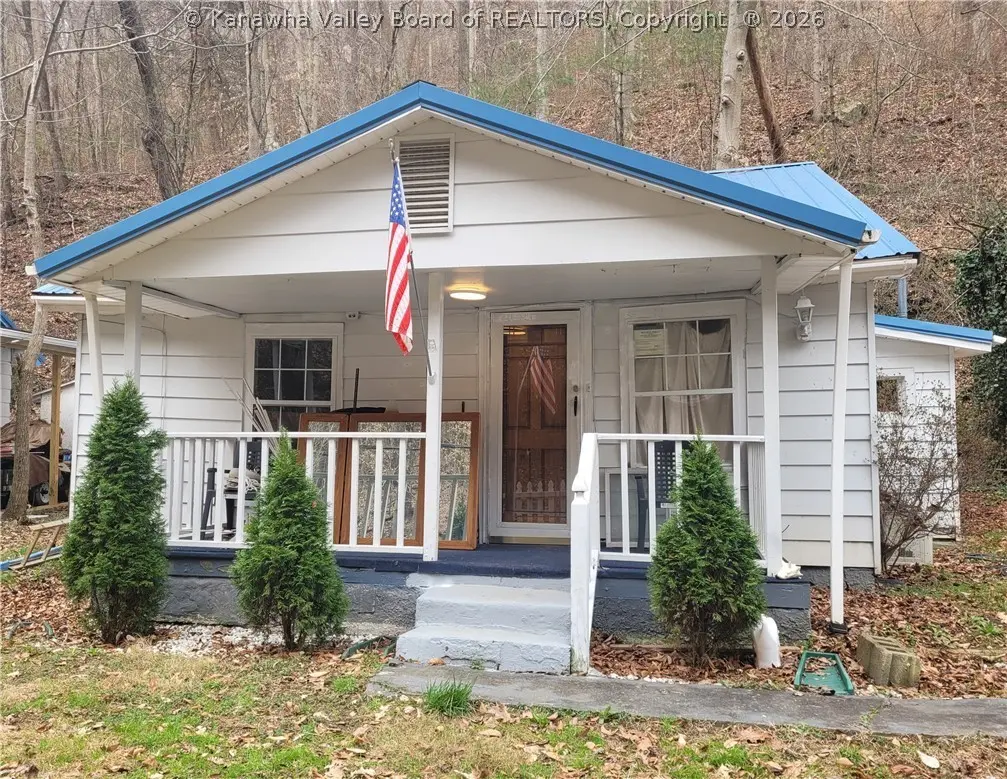 637 S Ruffner Rd