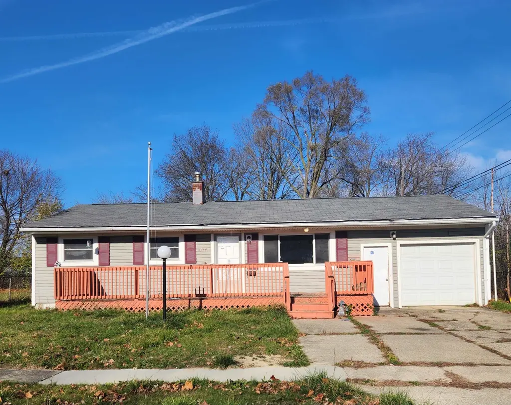 2044 W Princeton