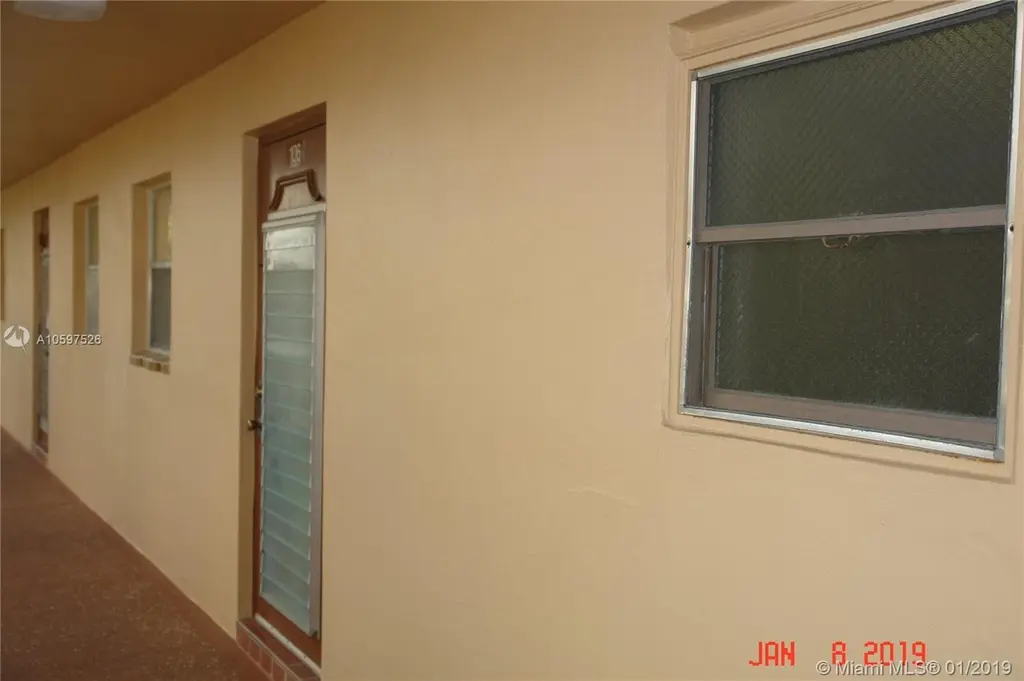 9041 Sunrise Lakes Blvd #106