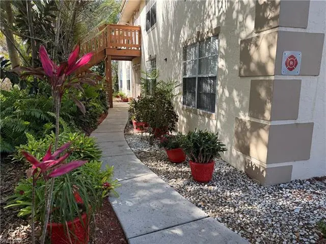 5352 16th Pl SW Unit G2