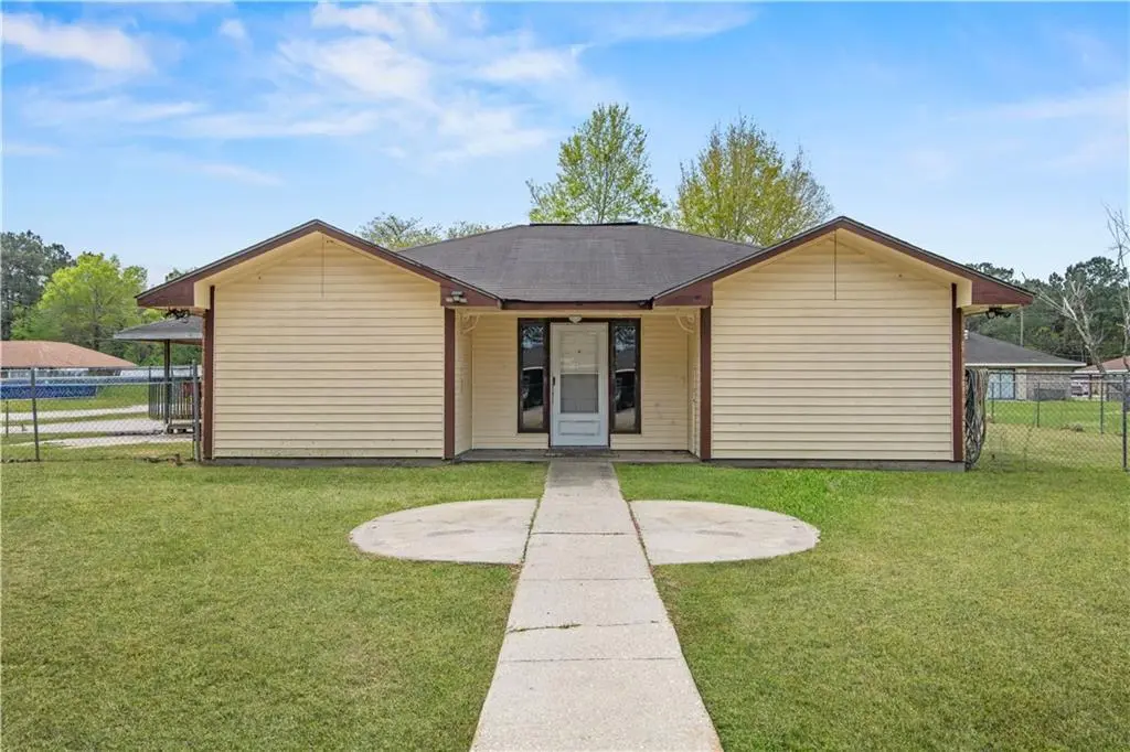 14274 Lindsay Dr