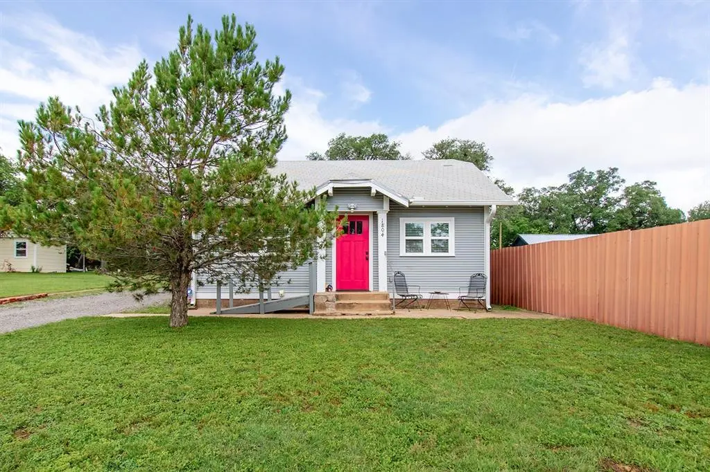 1804 S Oak