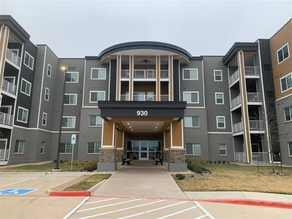 930 Stockton Dr #414