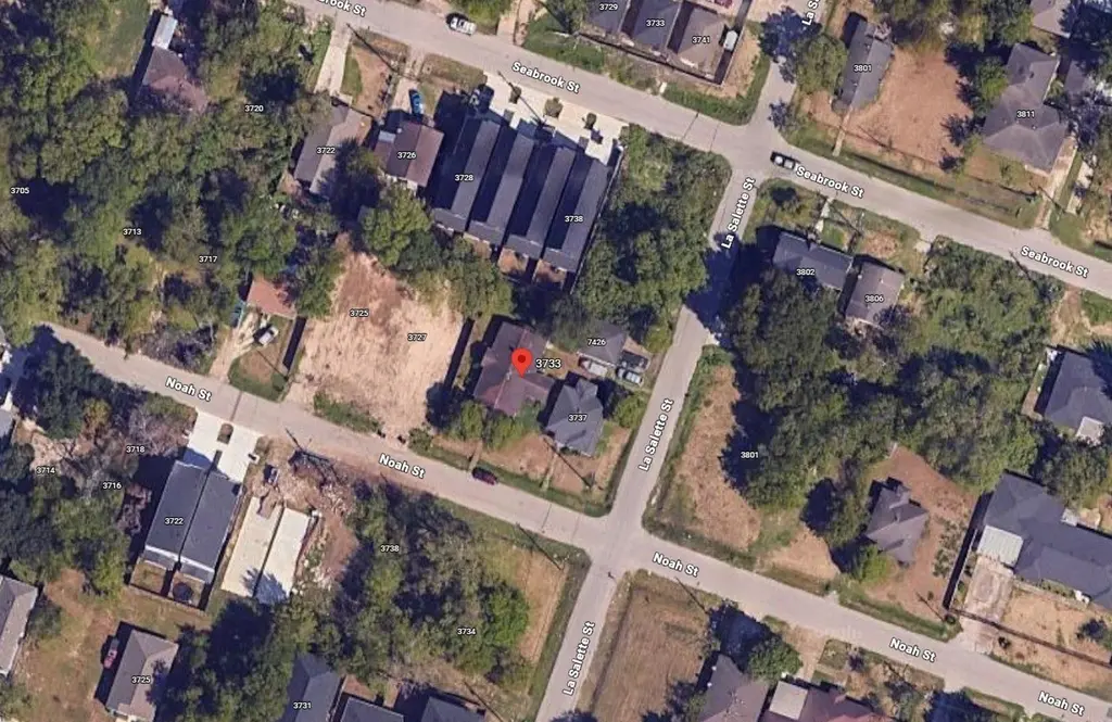 3733 Noah St