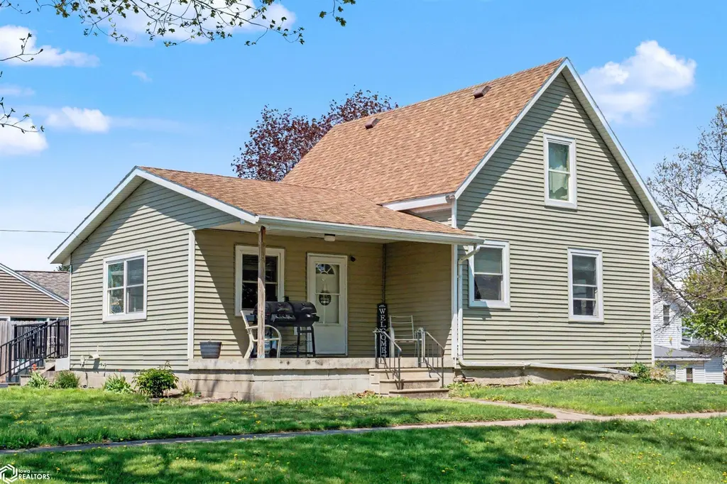 106 N 2nd St