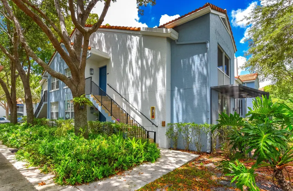 3131 Clint Moore Rd #208