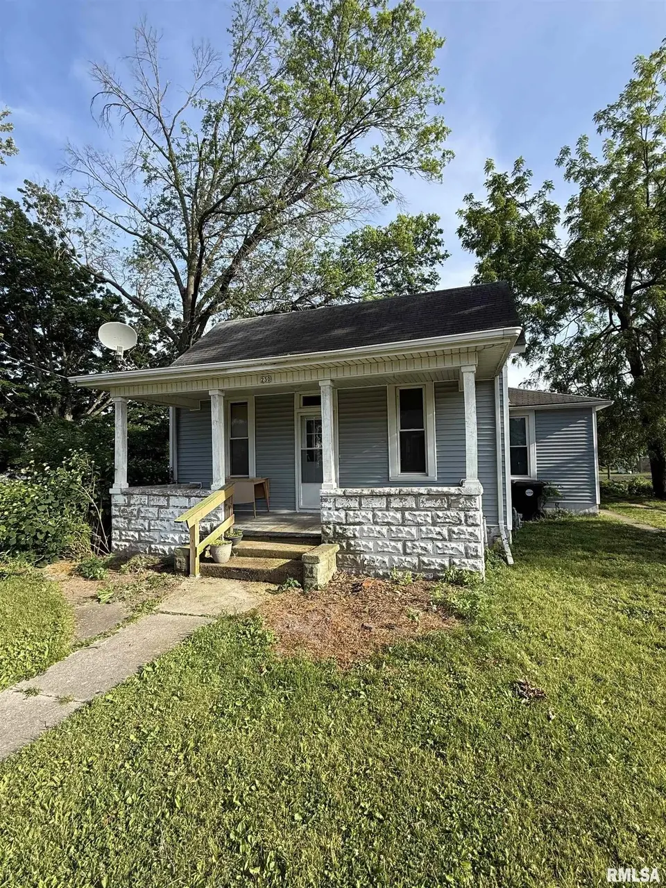 230 E South St